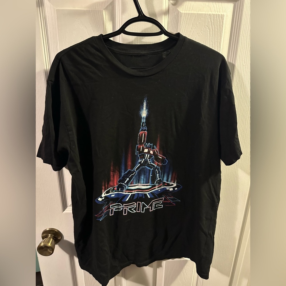 Men’s L - Black Graphic T-Shirt with Optimus Prime Design
